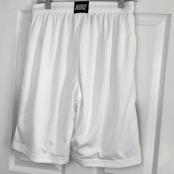 White Nike Dri-Fit Men’s Basketball Shorts - Picture 4 of 8